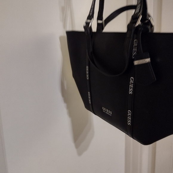 Nwt Guess Eastport tote bag - Picture 6 of 6